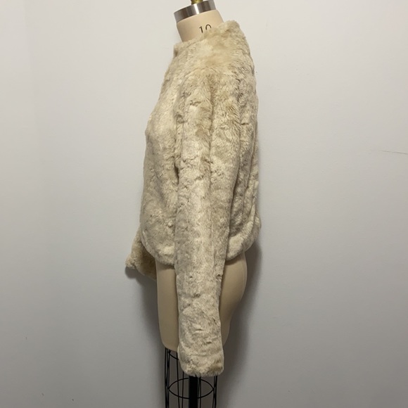 Old Navy Cream Faux Fur Jacket - Picture 6 of 9